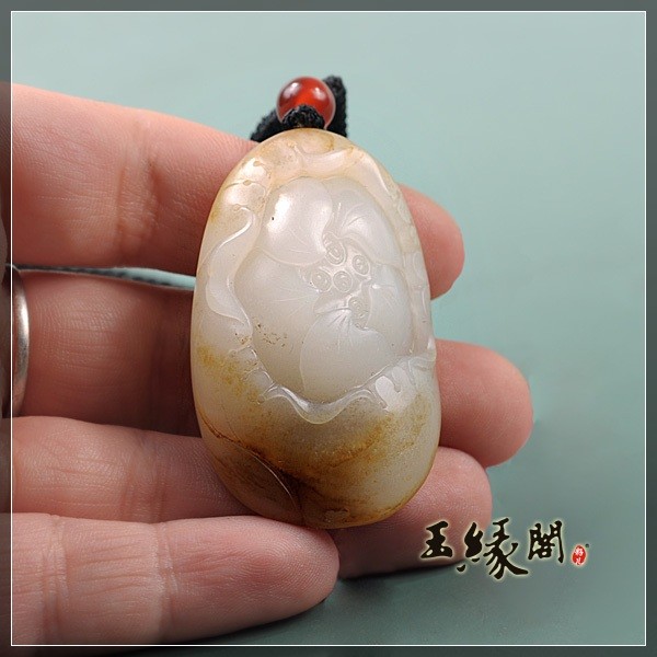 白玉籽料挂件 荷韵