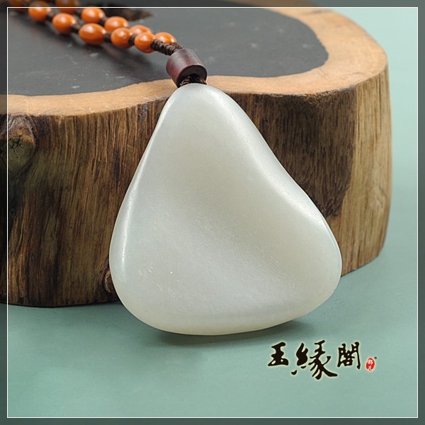 羊脂玉籽料挂件 仿古龙