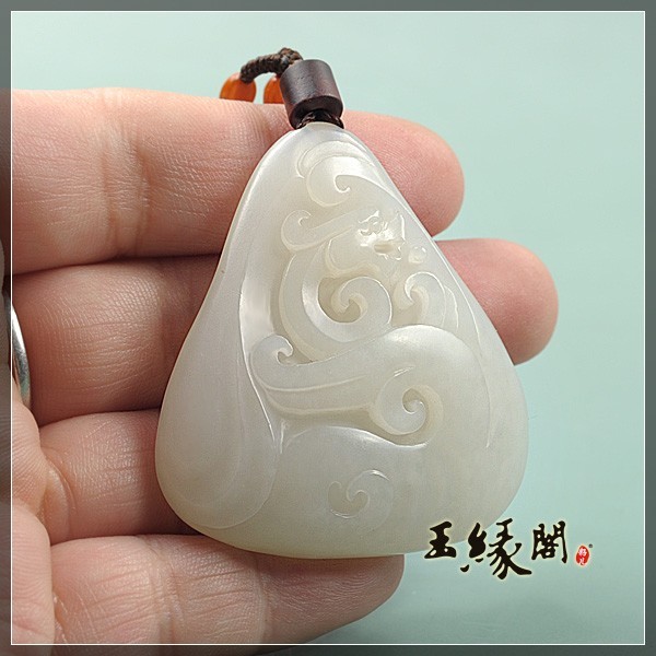 羊脂玉籽料挂件 仿古龙