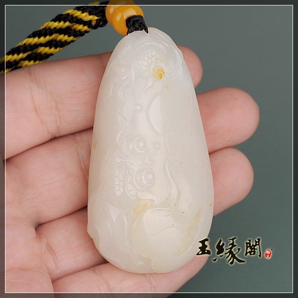 羊脂玉籽料把件 连年有余