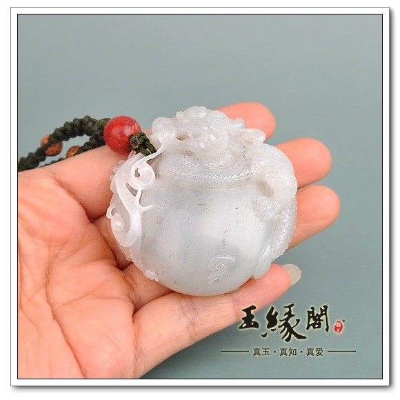 白玉籽料把件 掌定乾坤
