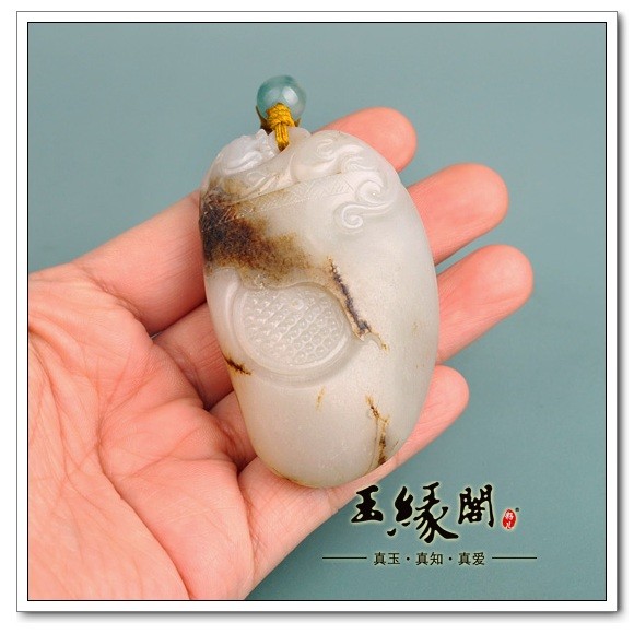 褐皮籽料把件 府上有龙