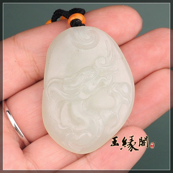 白玉籽料挂件 龙戏珠