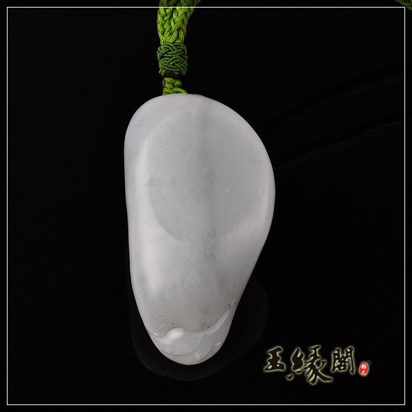 墨玉青花籽料把件 翘盼福音