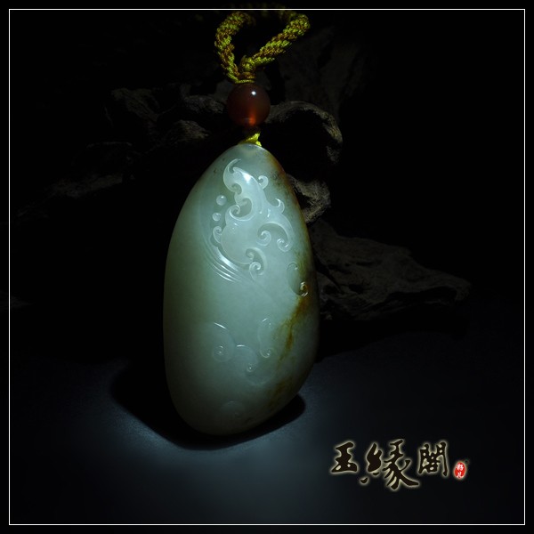鹿皮籽料把件 龙腾四海
