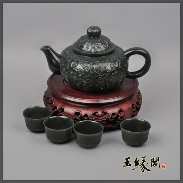 青玉痕都斯坦摆件 壶